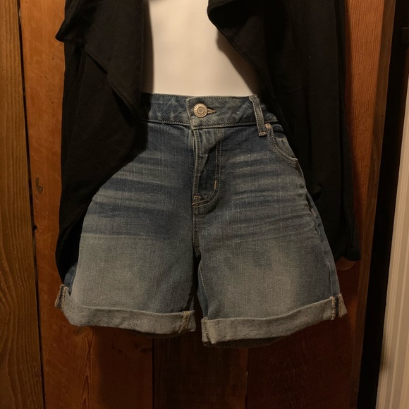 NWT Mid Rise Jean Shorts - Picture 6 of 10